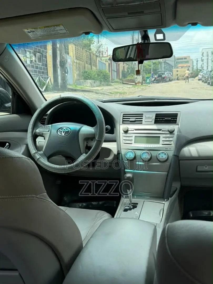 Toyota Camry 2011 Gray
