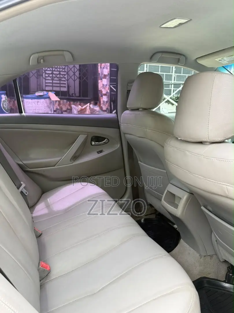 Toyota Camry 2011 Gray