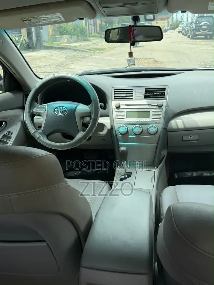 Toyota Camry 2011 Gray