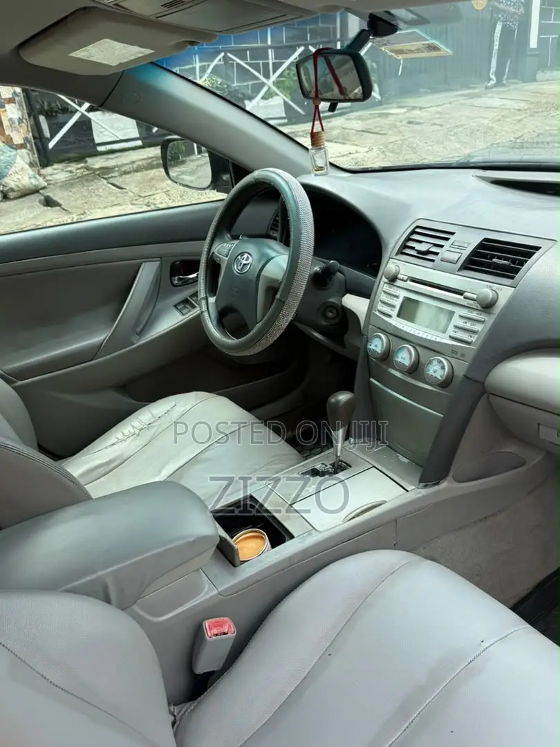 Toyota Camry 2011 Gray