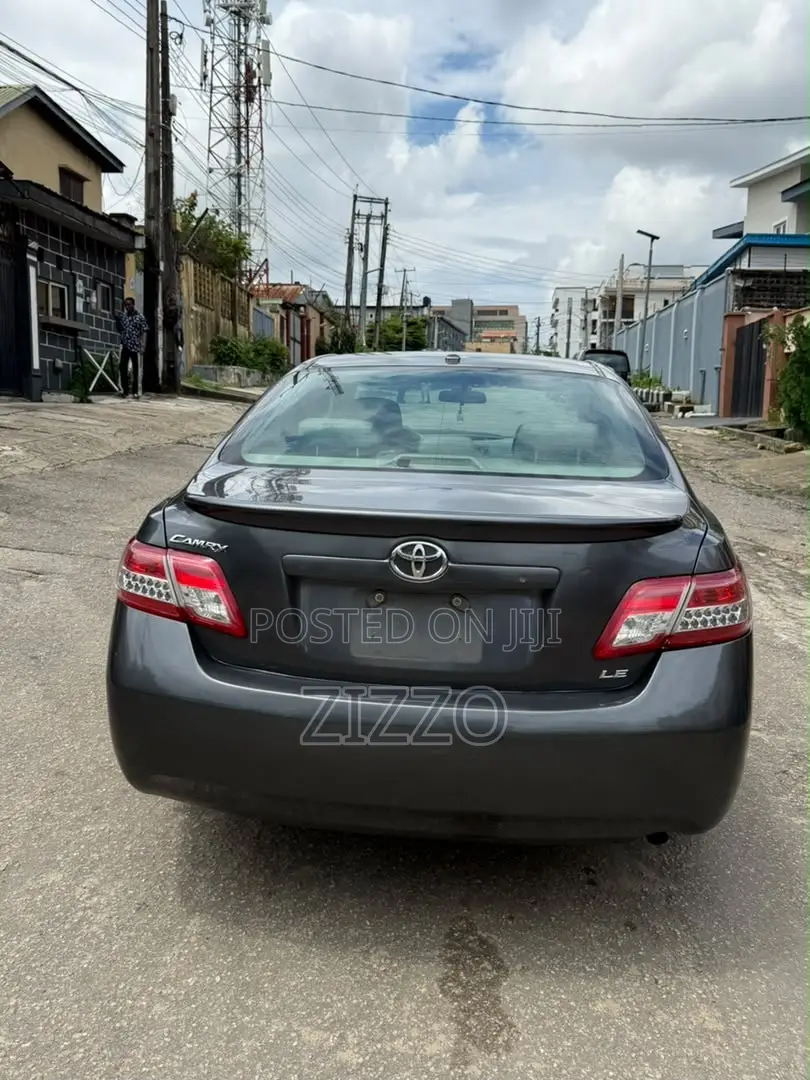 Toyota Camry 2011 Gray