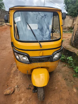 TVS King Deluxe Plus iTouch Start 2024 Yellow