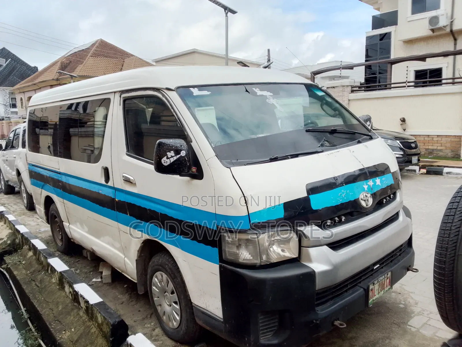 Toyota HiAce 2012