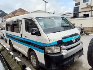 Toyota HiAce 2012