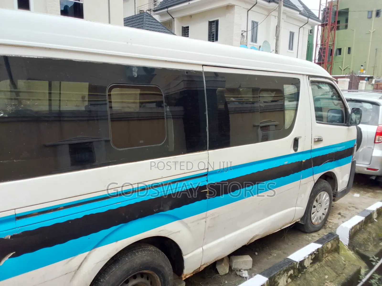 Toyota HiAce 2012