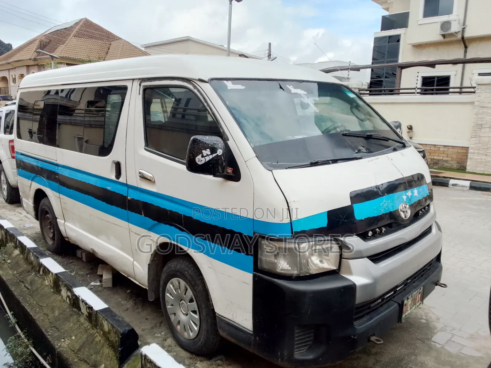 Toyota HiAce 2012