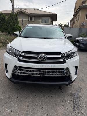 Toyota Highlander Limited Platinum 4dr SUV AWD (3.5L 6cyl 6A) 2015