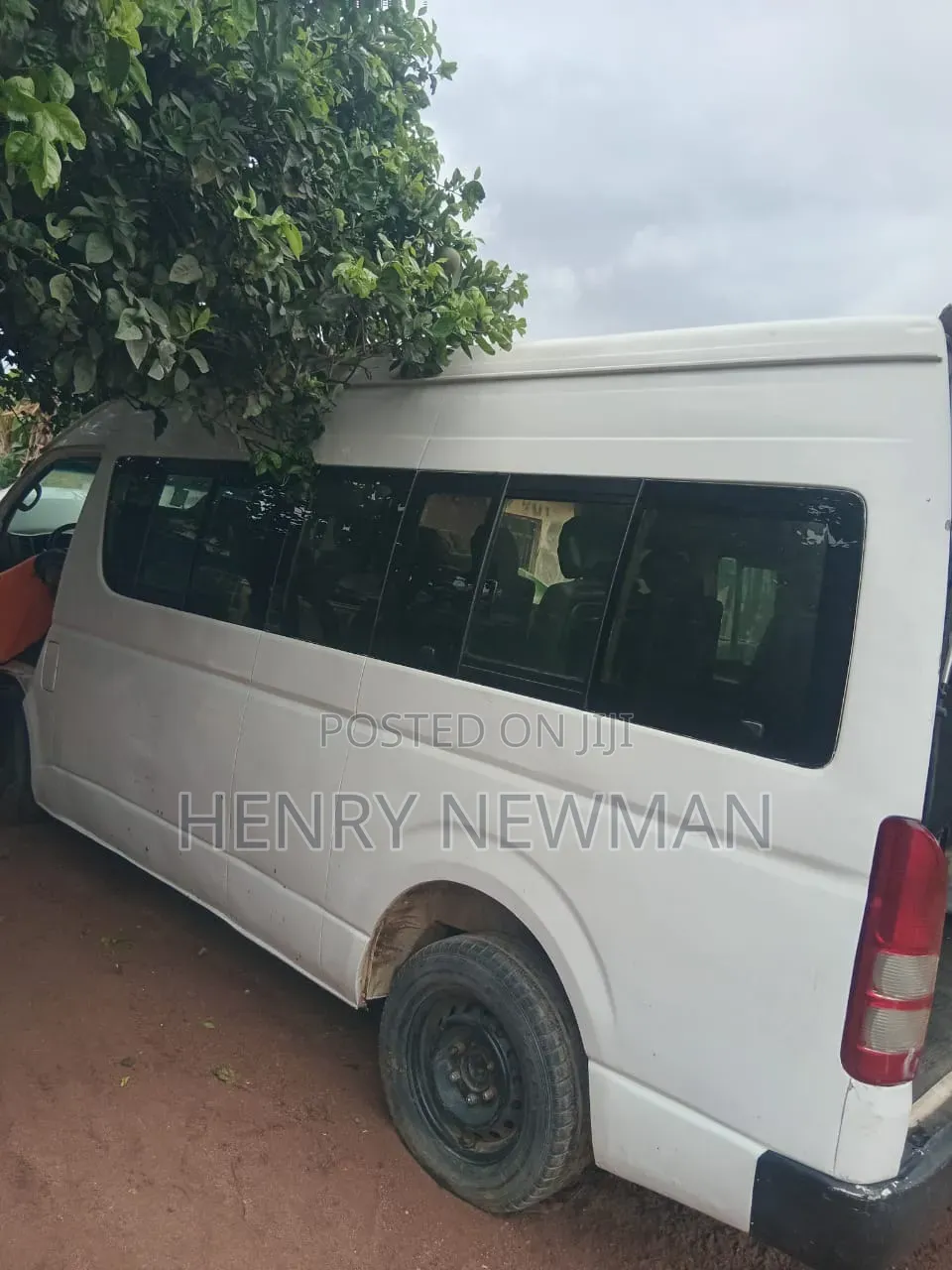 Toyota HiAce 2017 White