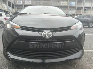 Toyota Corolla LE (1.8L 4cyl 2A) 2018 Black