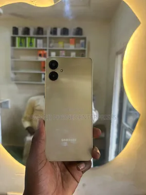 Samsung Galaxy A06 64 GB Gold