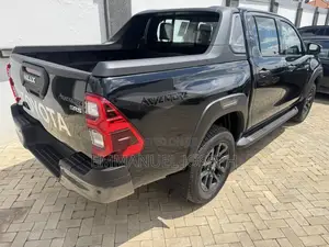 New Toyota Hilux 2026 Black