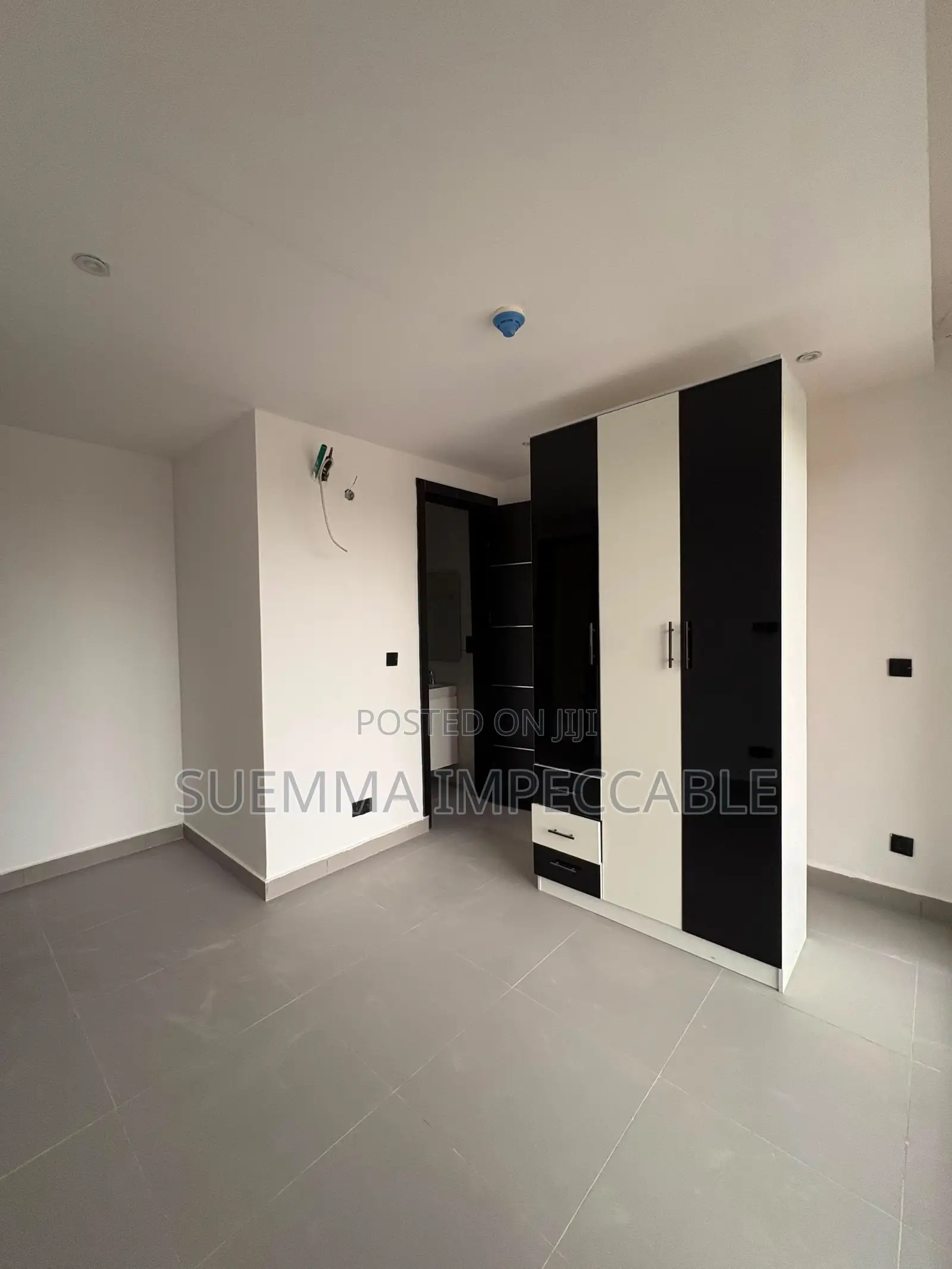 5bdrm Duplex in Chevron for rent