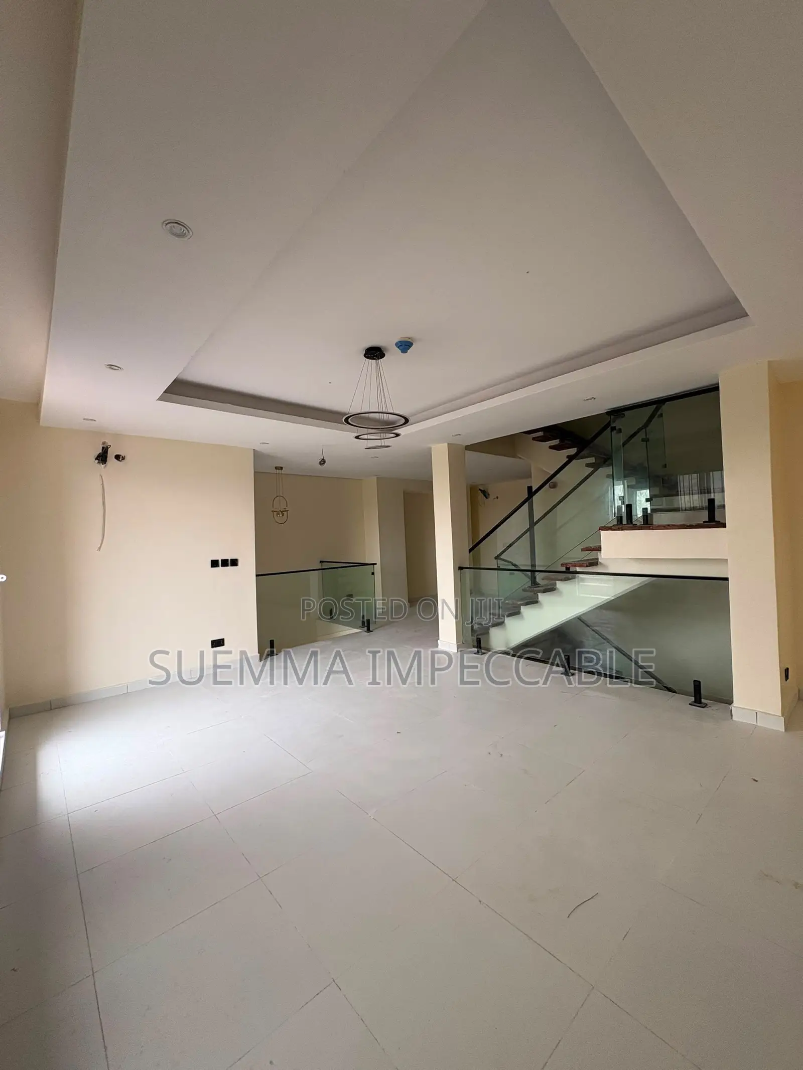 5bdrm Duplex in Chevron for rent