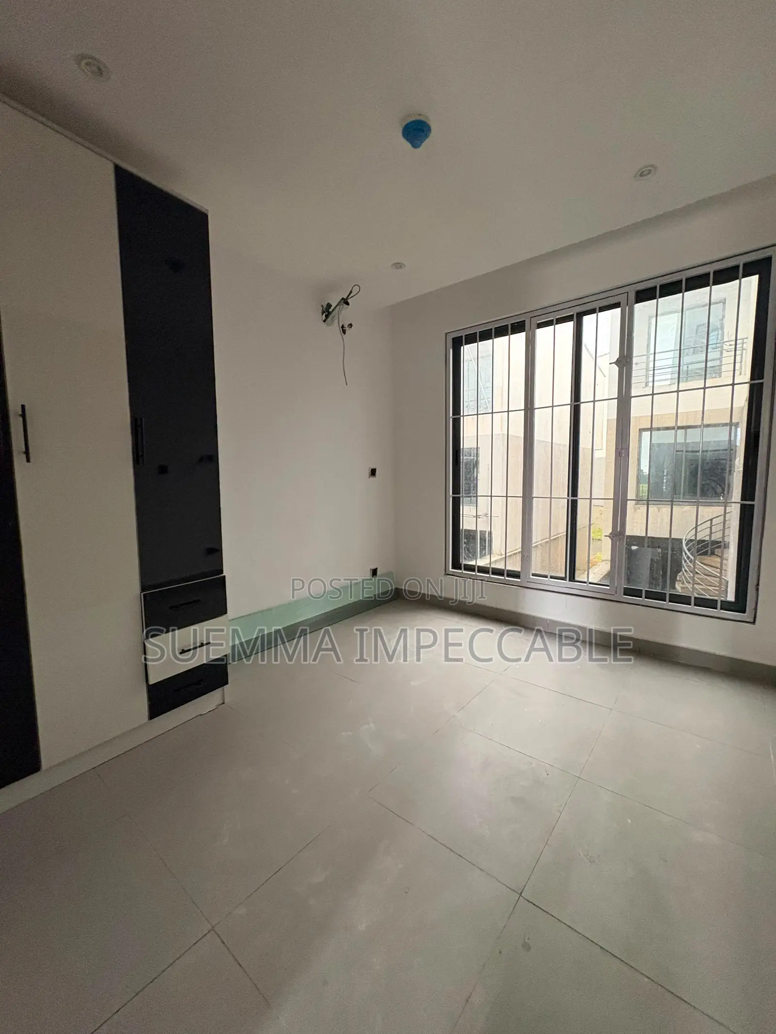 5bdrm Duplex in Chevron for rent