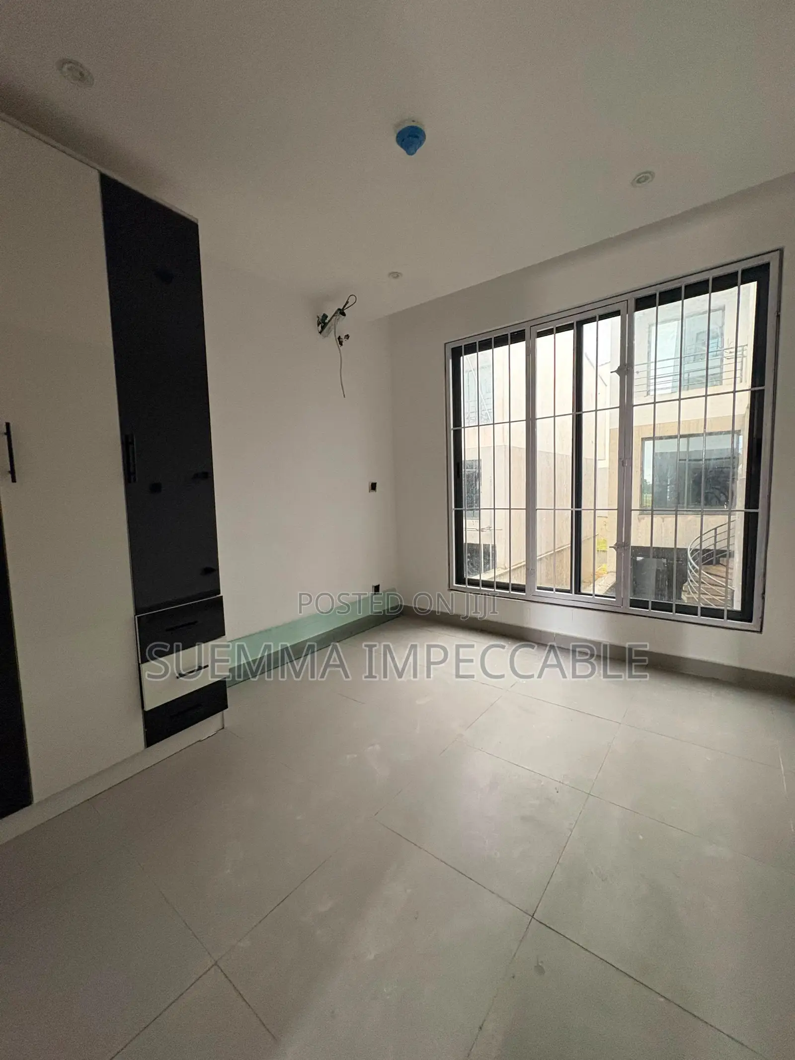 5bdrm Duplex in Chevron for rent