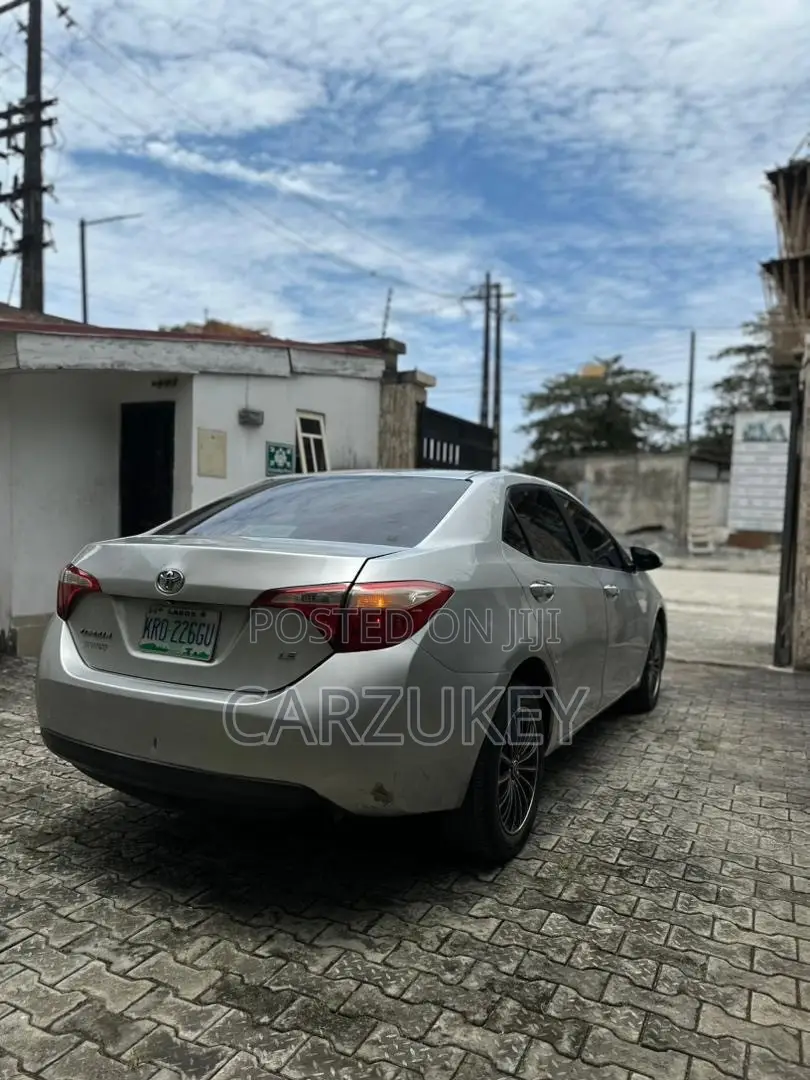 Toyota Corolla 2016 Silver