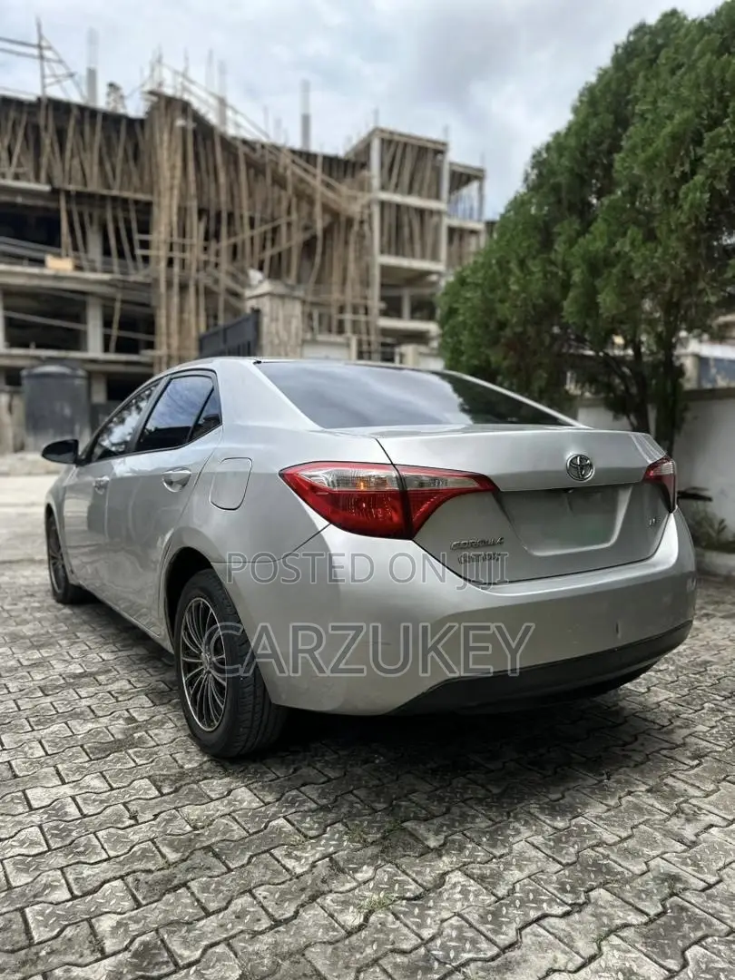Toyota Corolla 2016 Silver