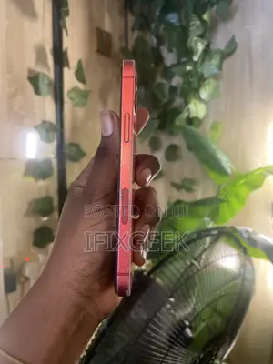 Apple iPhone 12 64 GB Red