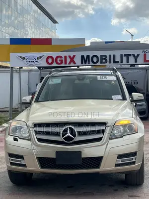 Mercedes-Benz GLK-Class 2012 Gold