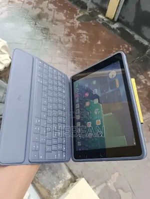 Apple iPad 9.7 32 GB Gray