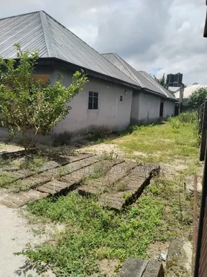Mini Flat in Nut Road, Ethiope East for sale
