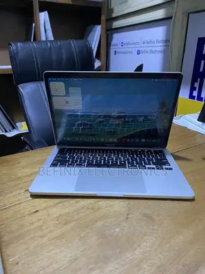 Laptop Apple MacBook 2020 32GB Intel Core i7 SSD 2T