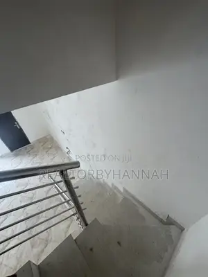 2bdrm Townhouse / Terrace in Beverly Hill’S Court, Ushafa for rent