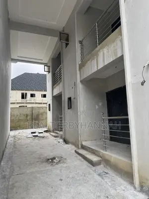 2bdrm Townhouse / Terrace in Beverly Hill’S Court, Ushafa for rent