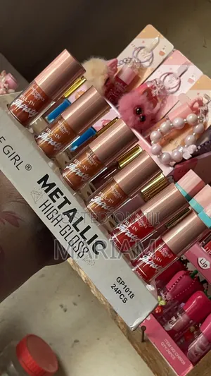 Aesthetic Lip Oil