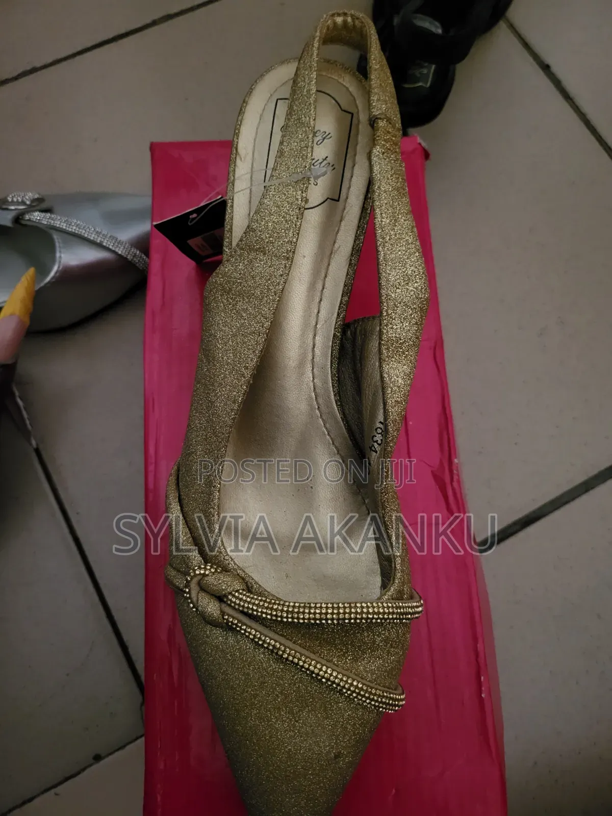 Ladies Shoe