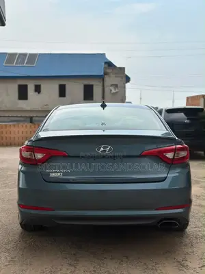 Hyundai Sonata Base Sedan FWD (2.4L 4cyl 6A) 2016 Green