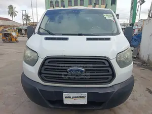 Ford Transit-350 2015 White