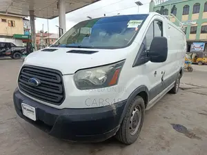 Ford Transit-350 2015 White