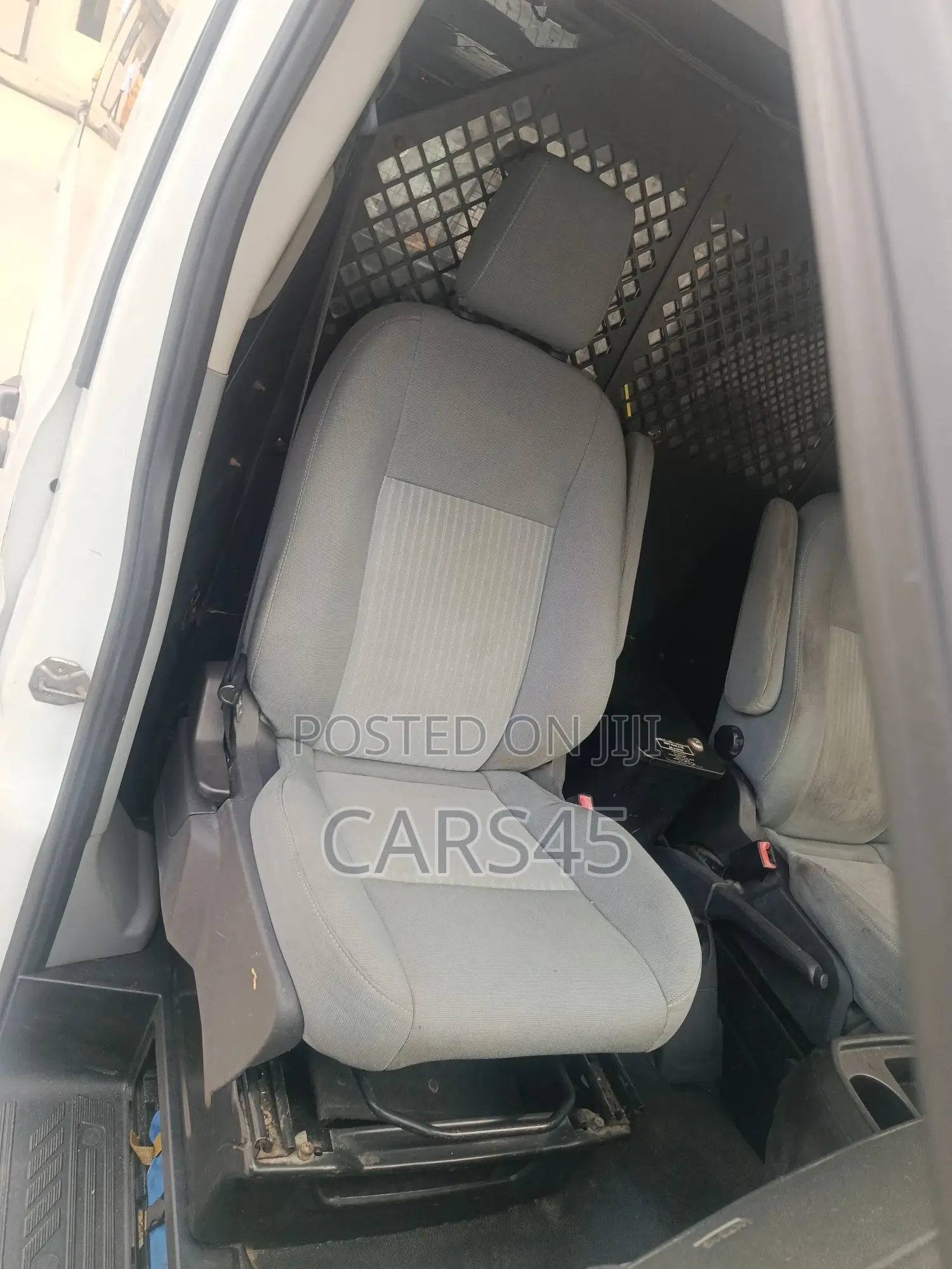 Ford Transit-350 2015 White