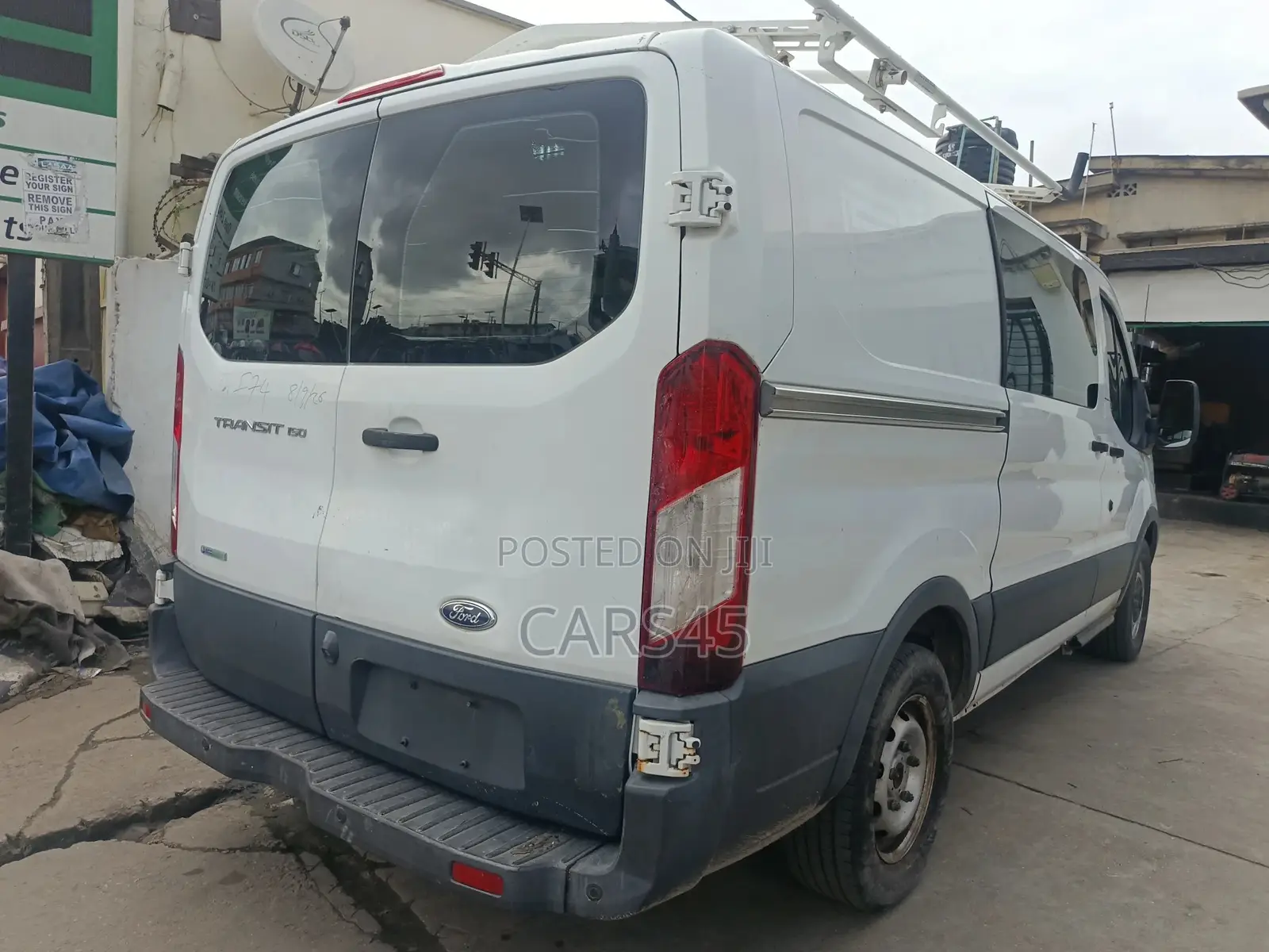 Ford Transit-350 2015 White