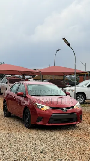 Toyota Corolla LE 4dr Sedan (1.8L 4cyl CVT) 2016 Red