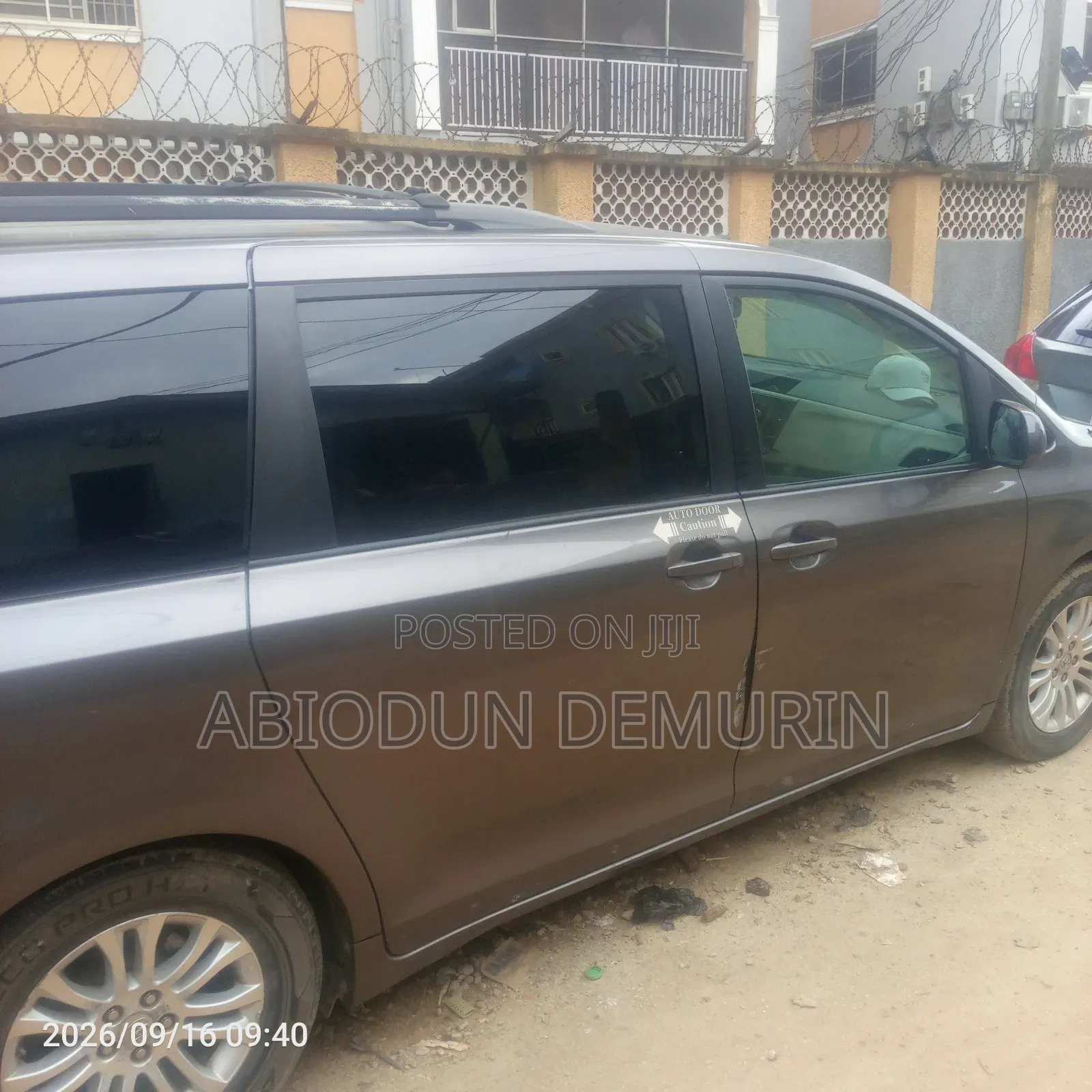 Toyota Sienna 2011 Silver