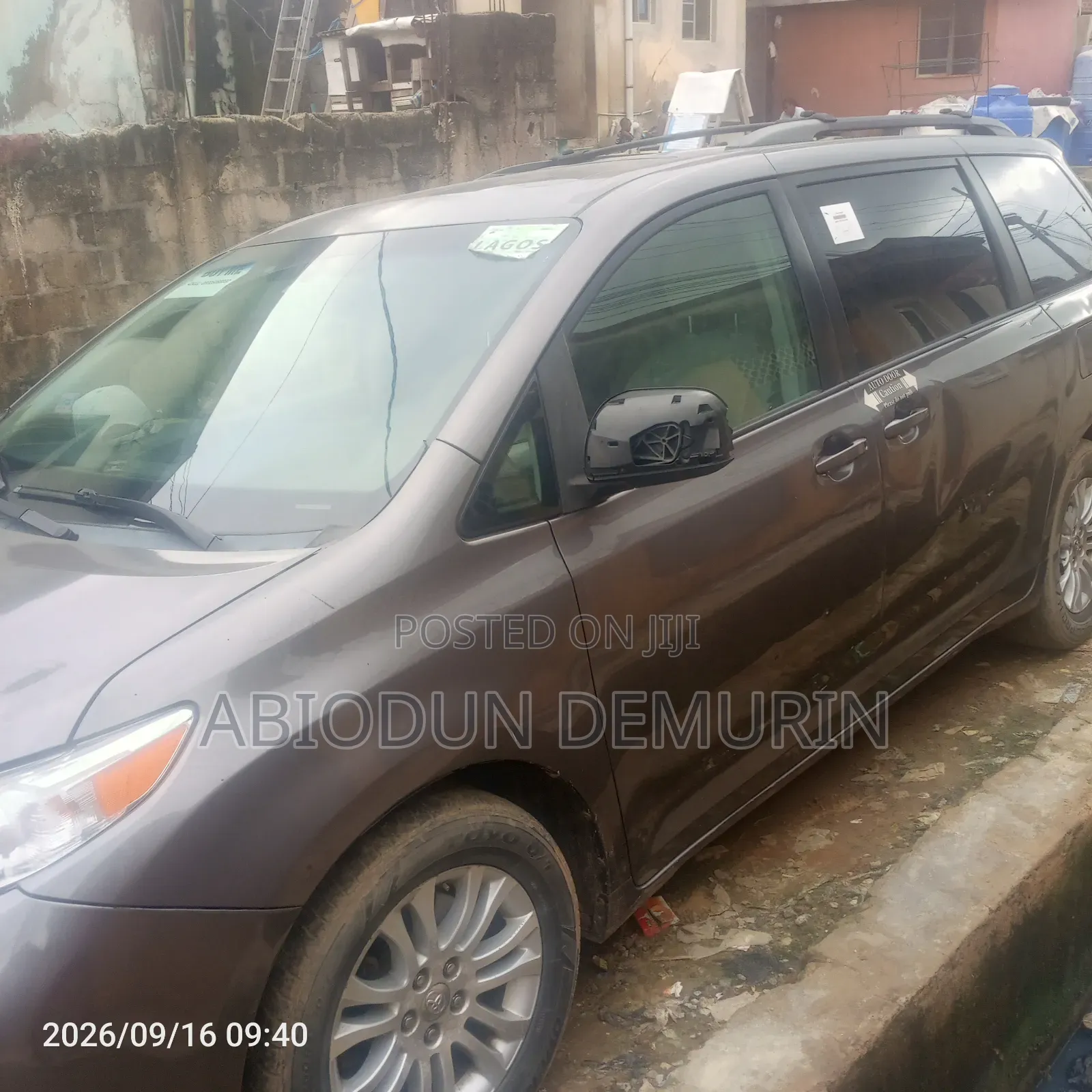 Toyota Sienna 2011 Silver