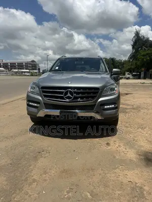 Mercedes-Benz M Class ML350 4MATIC 4dr SUV AWD (3.5L 6cyl 7A) 2014