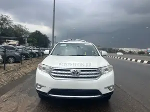 Toyota Highlander Limited 3.5l 4WD 2013 White