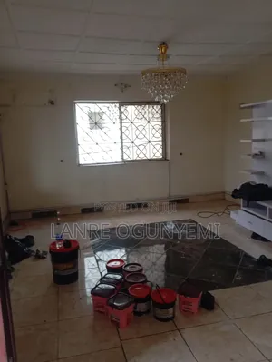 2bdrm Apartment in Bayode Oluwole, Obafemi Awolowo Way for rent