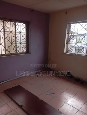 2bdrm Apartment in Bayode Oluwole, Obafemi Awolowo Way for rent