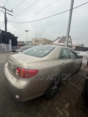 Toyota Corolla 2009 Gold
