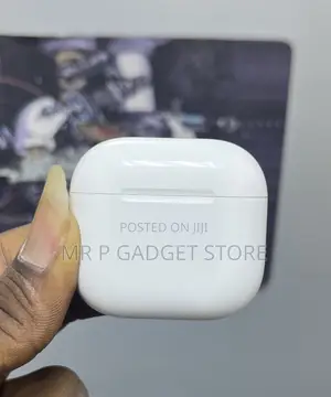 Apple AirPods 4 ANC