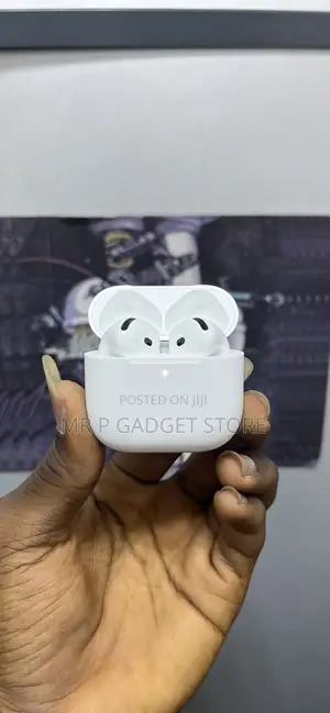 Apple AirPods 4 ANC