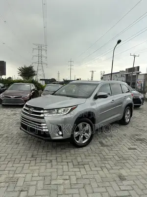 Toyota Highlander Limited Platinum 4dr SUV AWD (3.5L 6cyl 6A) 2015