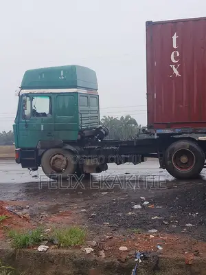 Trailer Head