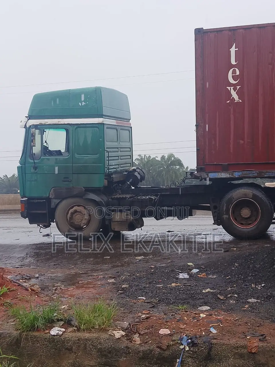 Trailer Head