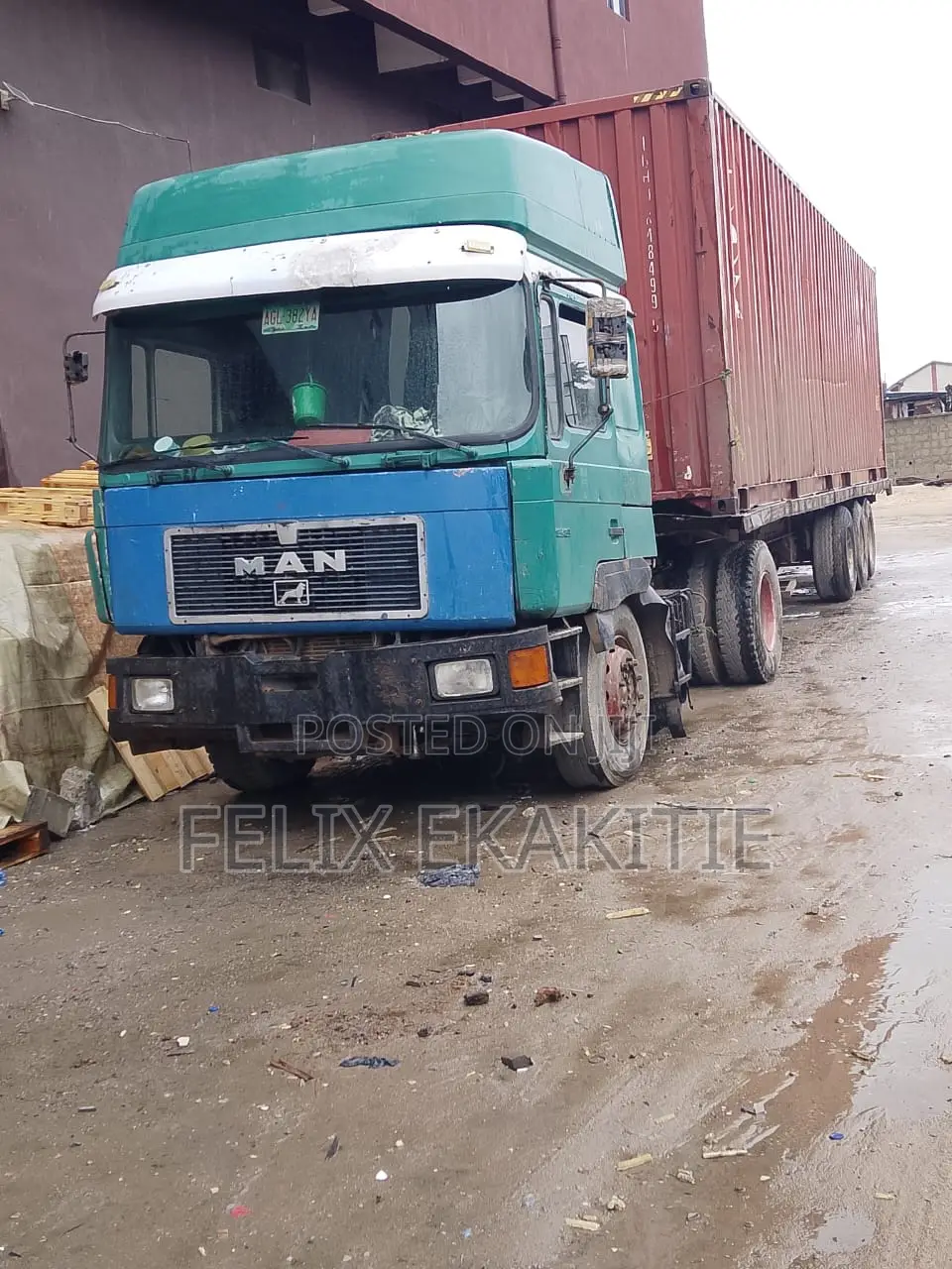 Trailer Head