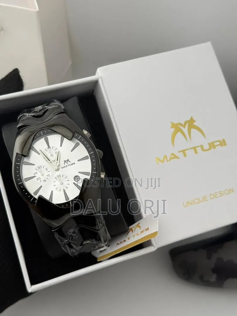 Matturi Chain Wrist Watch